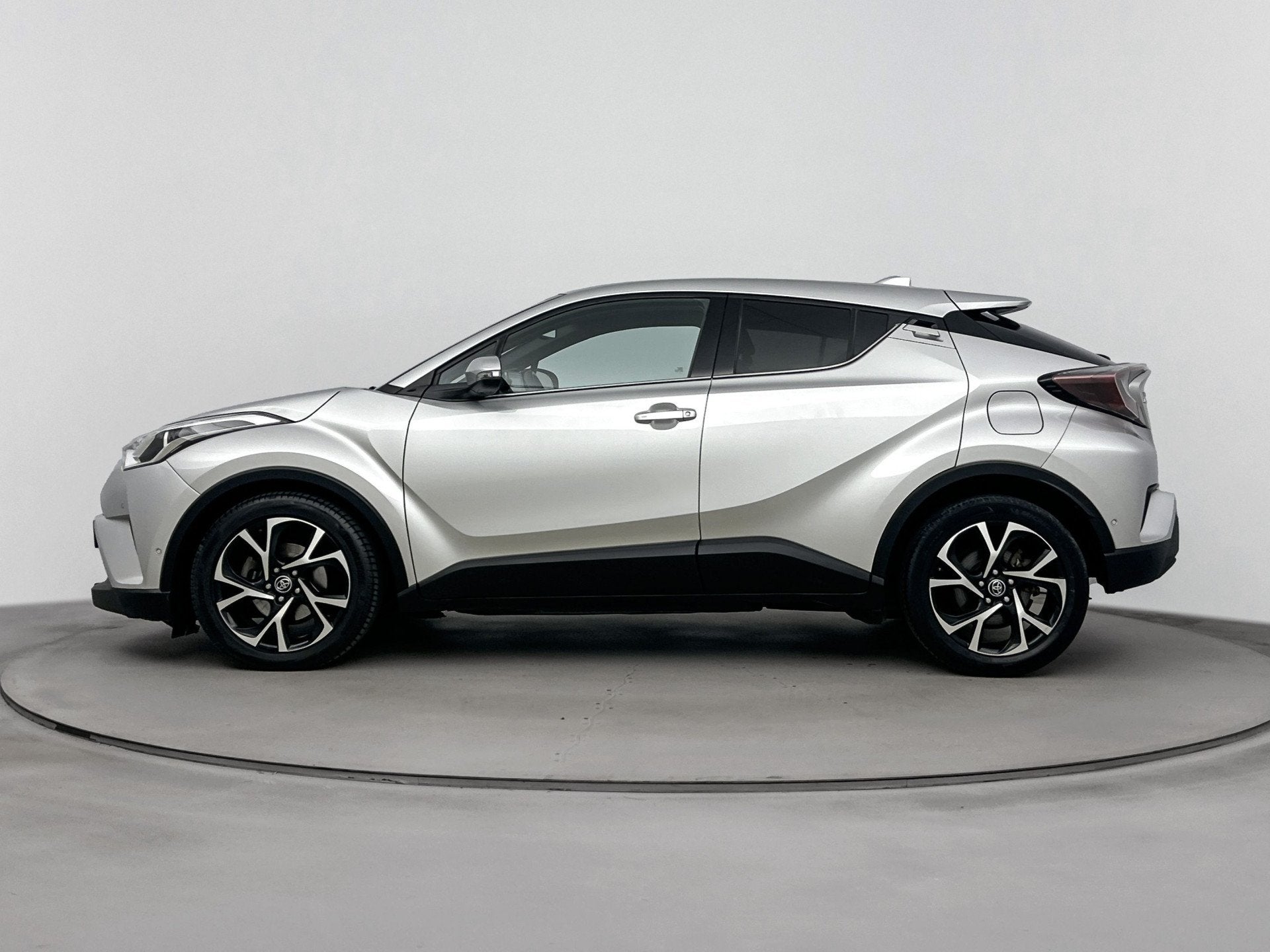 Toyota C-HR 1.8 Hybrid Style | Parkeersensoren | JBL Audio |, 12 maanden, Stof, 4 cilinders, 122 pk