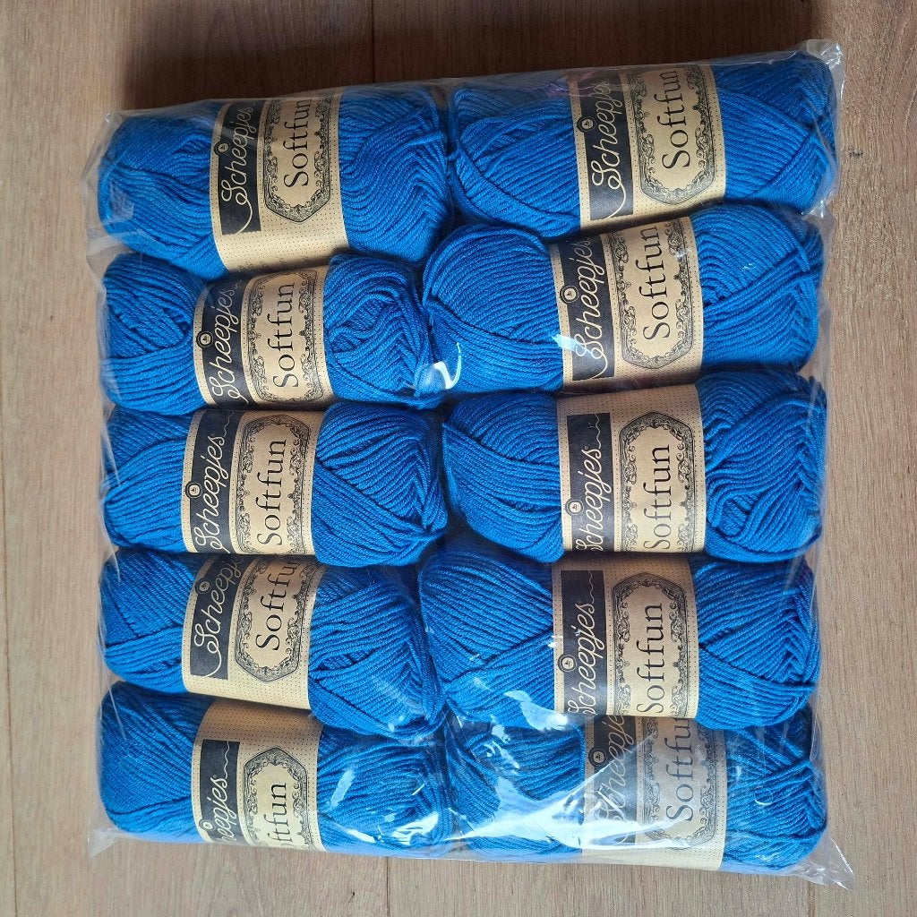 10 bollen Scheepjes Softfun 2512 - Cornflower, Ophalen of Verzenden, Nieuw, Breien of Haken, Wol of Garen