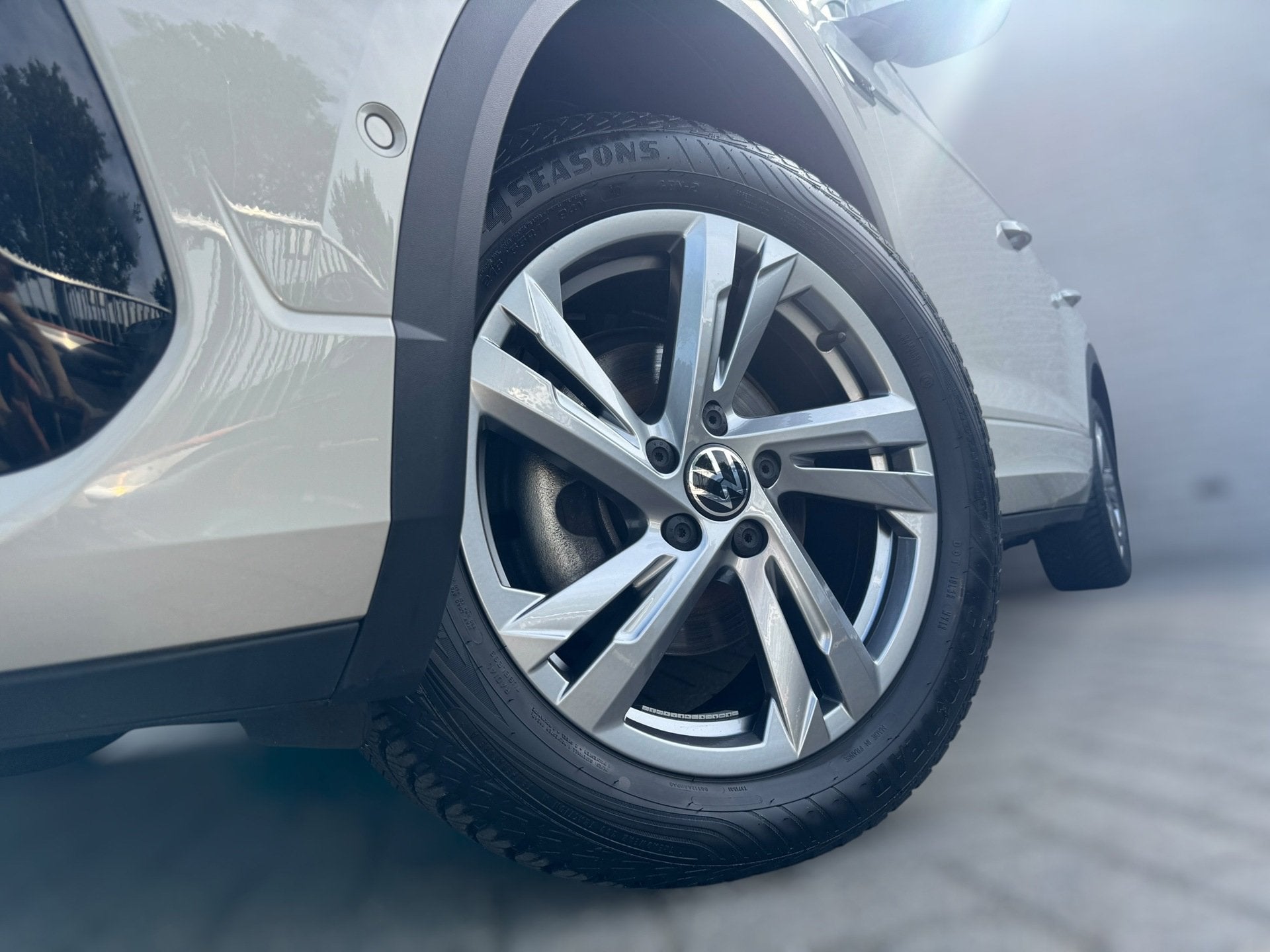 Volkswagen T-Roc 1.0 TSI R-Line Ascot Grey / IQ-light / Carp, Stof, Gebruikt, Zwart, 1204 kg