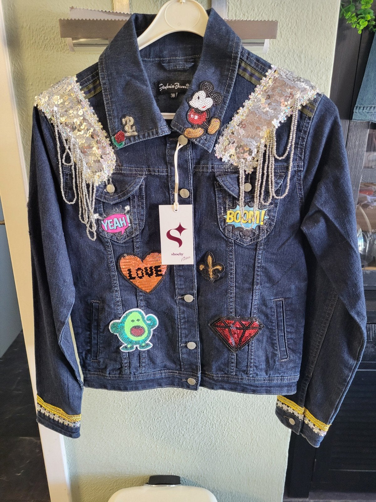 jeans jasje met embleems, Ophalen, Nieuw, Maat 38/40 (M), Blauw