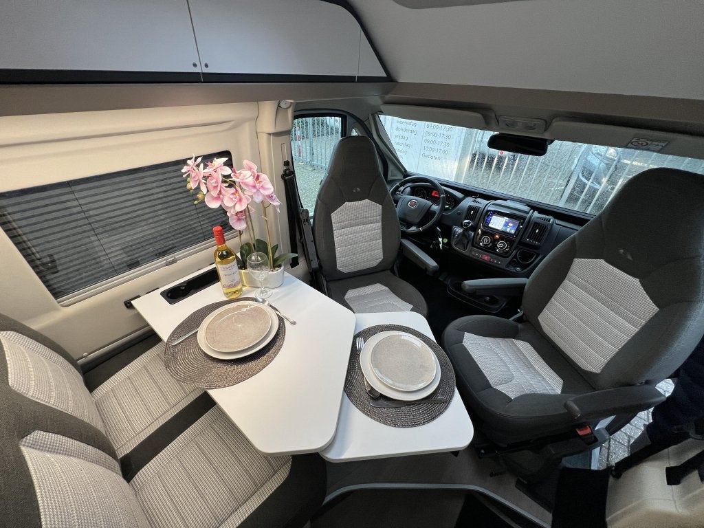Adria Twin 640 SLB ENKELE BEDDEN 9-TRAPS AUTOMAAT 160PK, Automaat, Winterisolatie, Ringverwarming, Fiat
