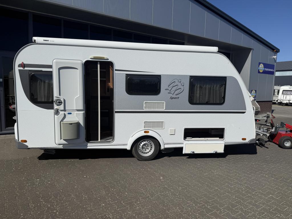 Knaus Sport 460 EU 2 Aparte bedden + Zit + Luifel # KOMPAKT#, Caravans en Kamperen, Caravans, Lengtebed, Bedrijf, Treinzit, 4 tot 5 meter