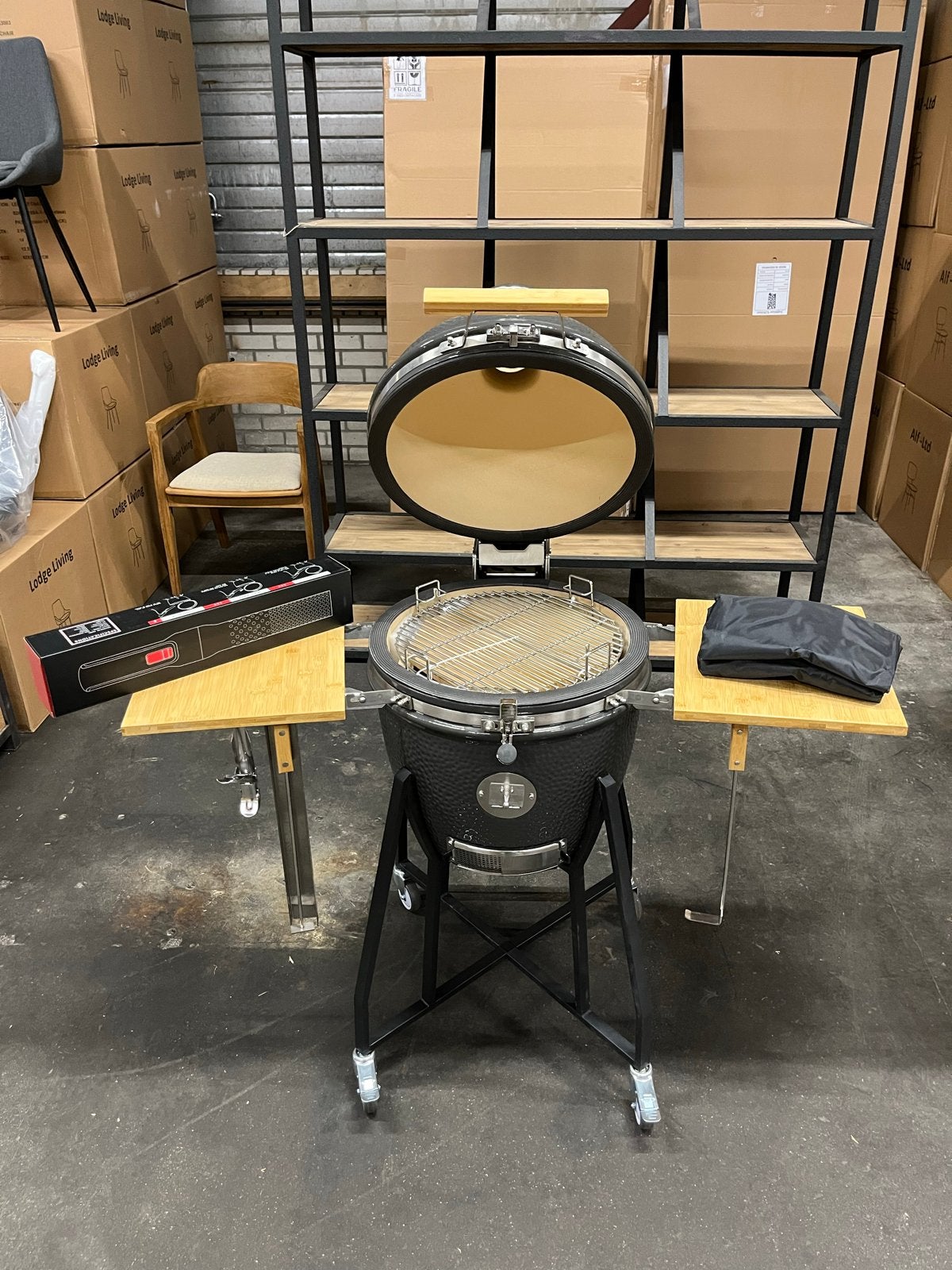 Kamado BBQ met zijtafels en onderstel, Tuin en Terras, Houtskoolbarbecues, Ophalen of Verzenden, Gebruikt