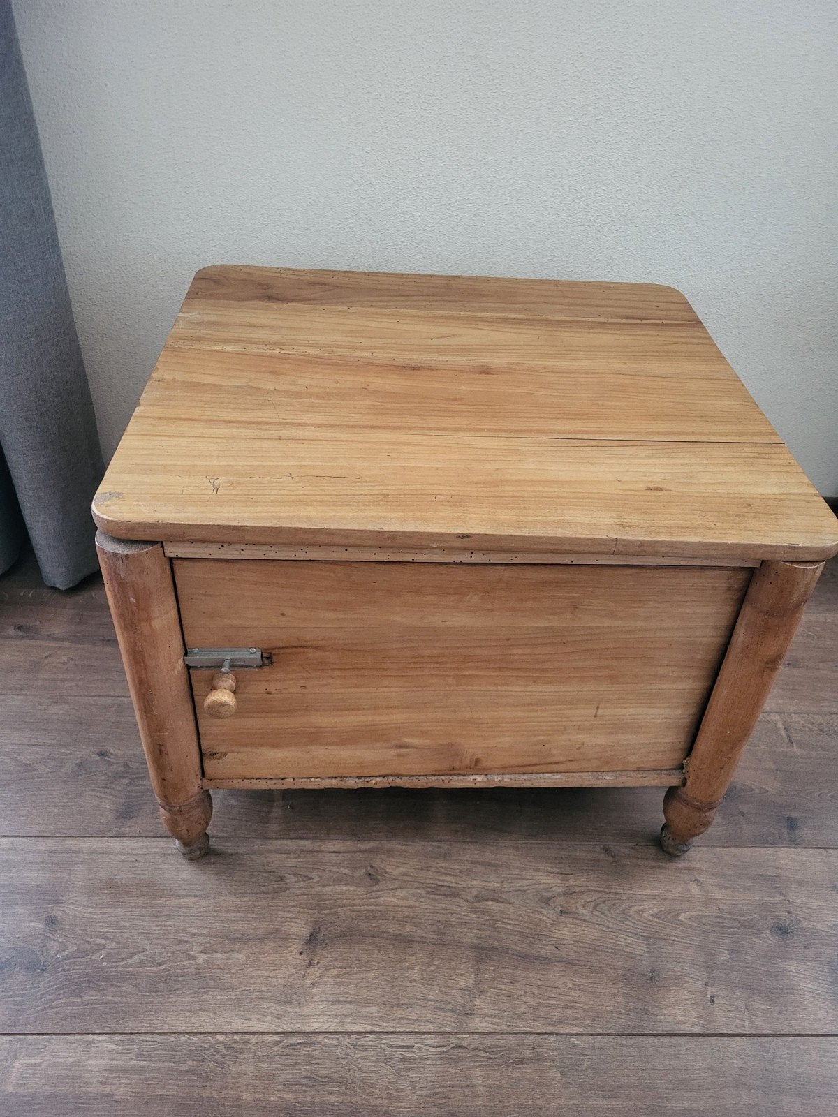 Antieke houten po met porseleinen pot, Antiek en Kunst, Ophalen