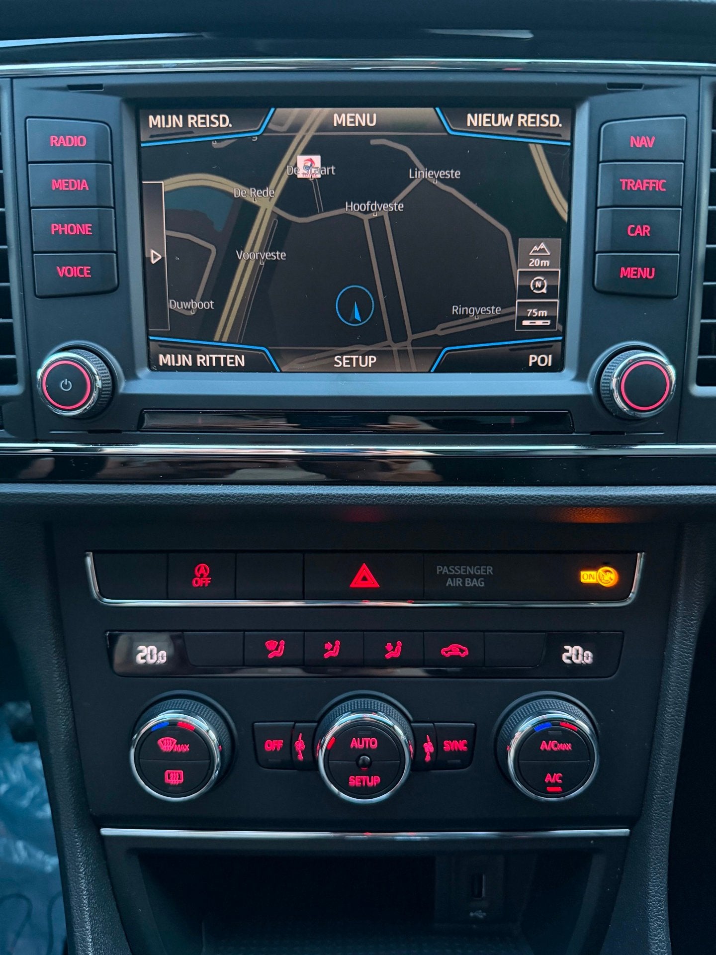 Foto 20 van Seat Leon ST 1.0 EcoTSI Style Connect 2016 CRUISE|NAVI|NAP