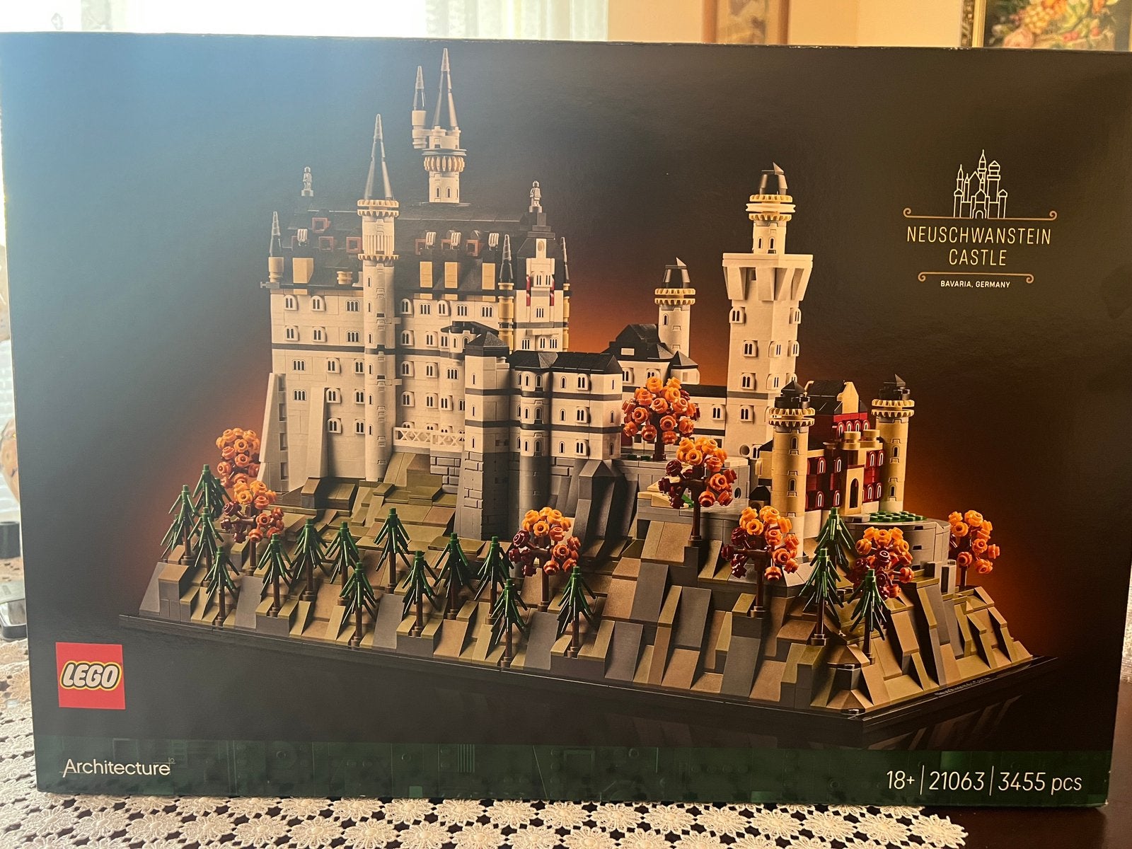LEGO Neuschwanstein Castle (21063), Verzenden, Zo goed als nieuw