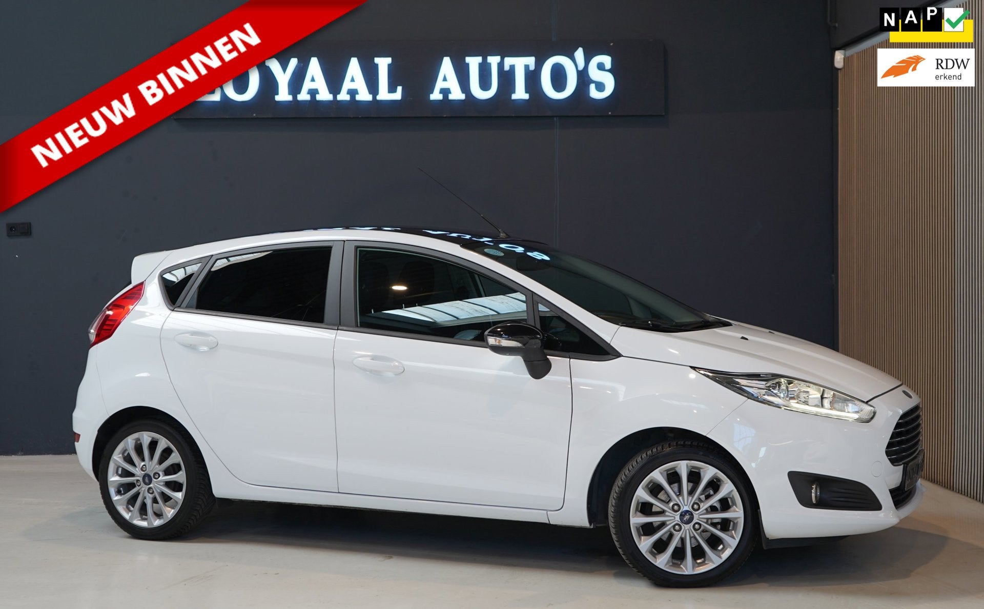 Ford Fiesta 1.0 White Edition | AIRCO | TREKHAAK | ELEK.RAME, Stof, Euro 6, 525 kg, Origineel Nederlands