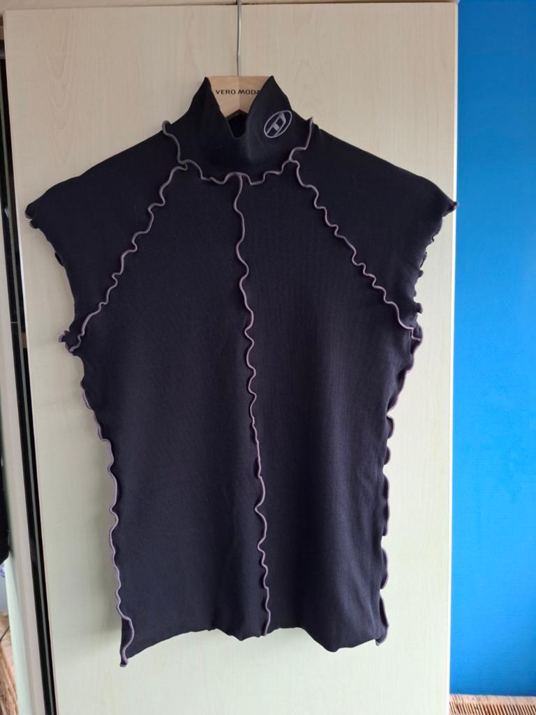 Diesel tanktop shirt maat L zwart met grijze bies, Kleding | Dames, Tops, Zwart, Maat 42/44 (L), Ophalen of Verzenden, Zo goed als nieuw