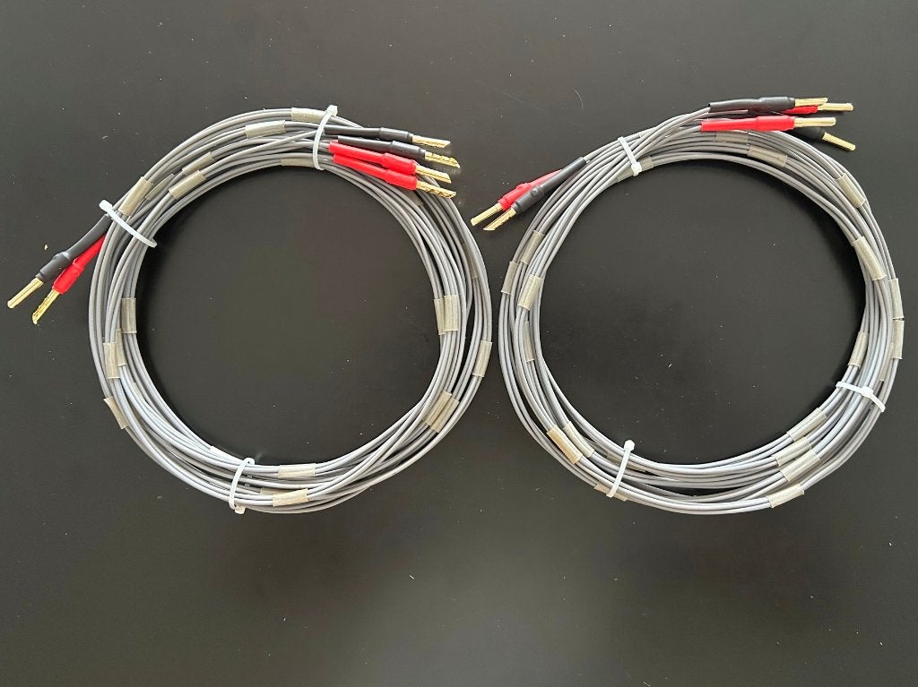 Zilveren bi-wire speakerkabels - 2x 4mm BFA stekkers 2x 3,9m, Ophalen, Zo goed als nieuw, 120 watt of meer, Overige merken