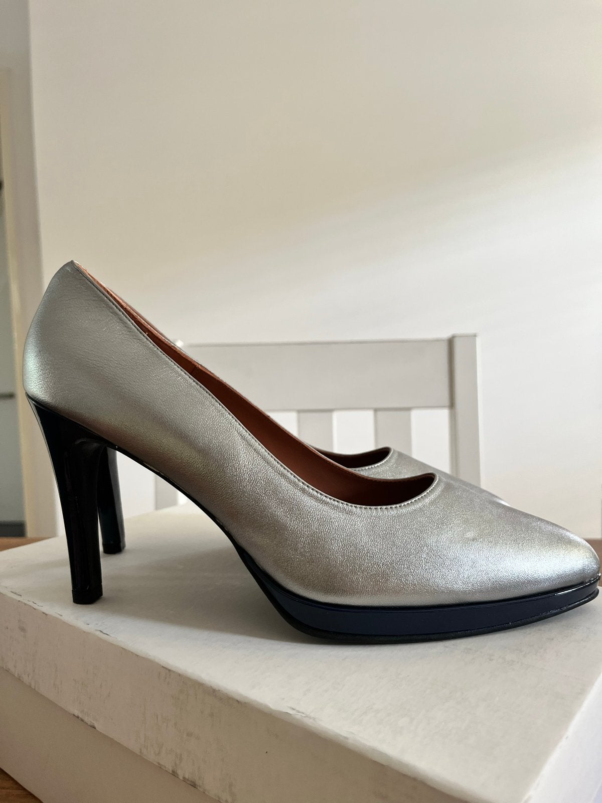 Zilverkleurige Zivaano Pumps Maat 43, Kleding | Dames, Schoenen, Ophalen of Verzenden, Zo goed als nieuw, Overige kleuren, Pumps