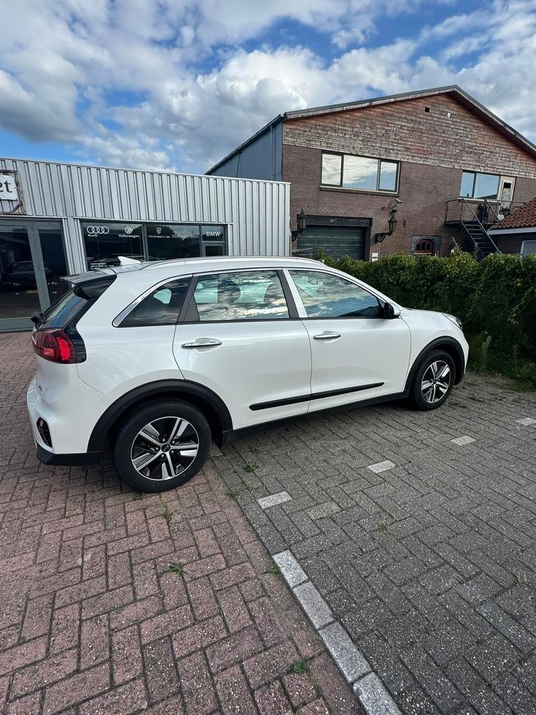 Foto 10 van Taxi huren/verhuur/ Passat huren/Golf huren/Skoda huren