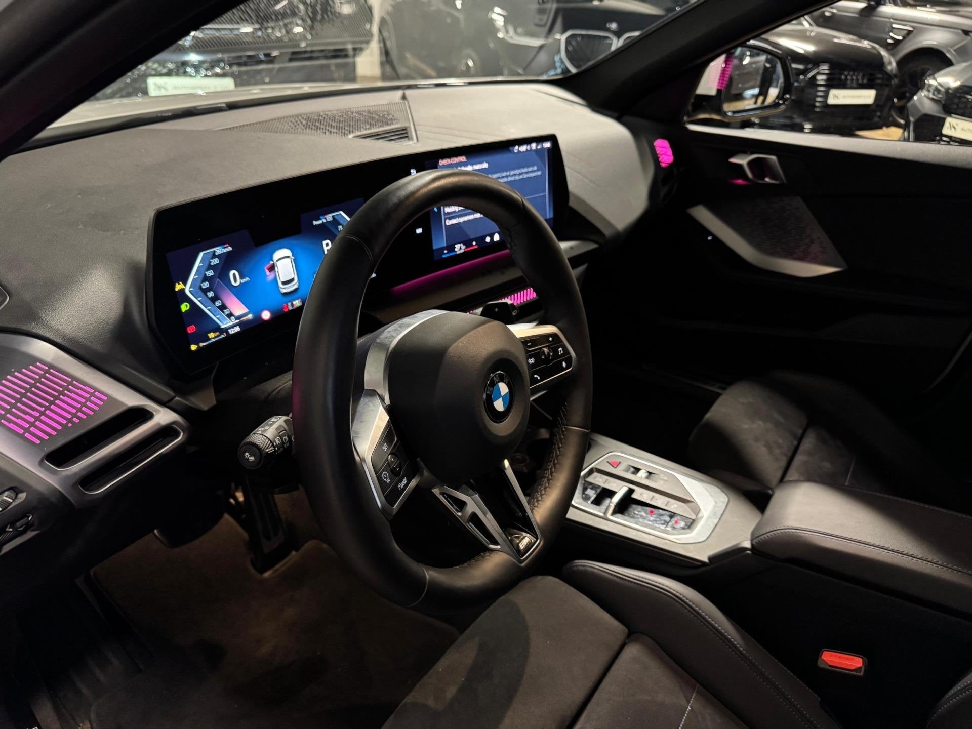 BMW 1-serie 120 M Sport Design Edition PANO KEYLESS CAM, Auto's, BMW, Gebruikt, 156 pk, Lichtsensor, Alcantara