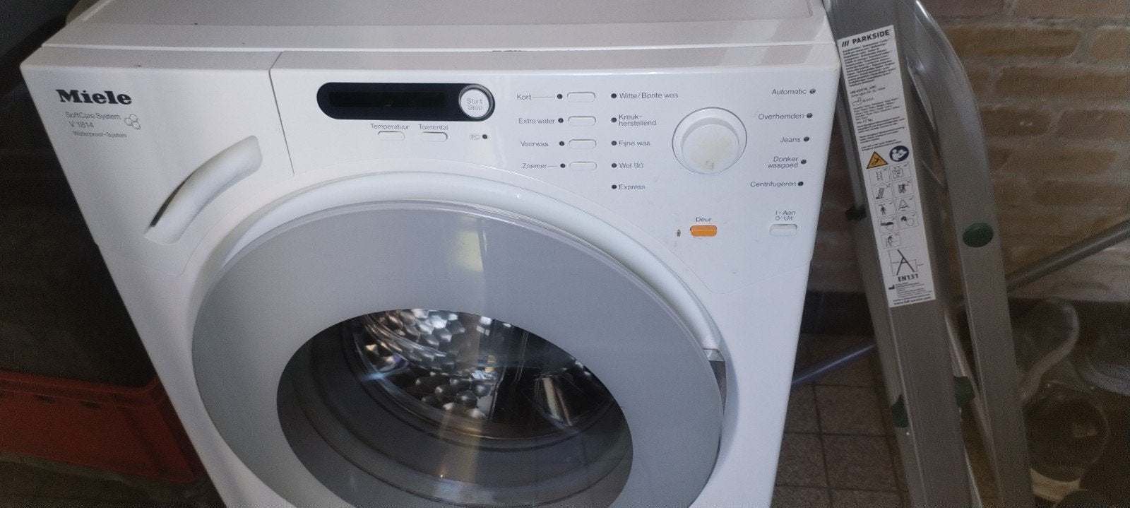 Miele 6 kg wasmachine met defecte deurrubber, 6 tot 8 kg, Gebruikt, Ophalen of Verzenden, 1600 toeren of meer
