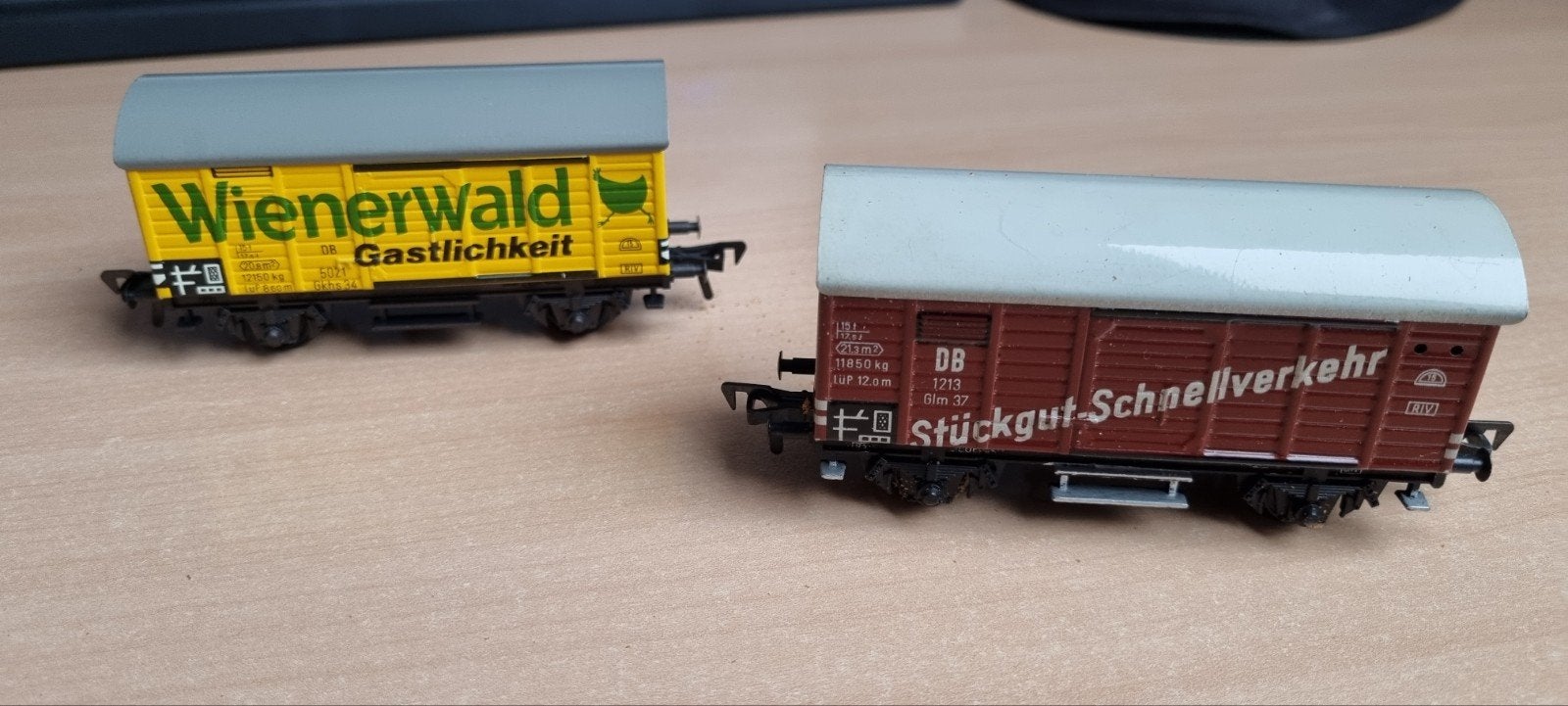 Fleischmann gesloten goederenwagon blik, Gebruikt, Gelijkstroom, Fleischmann, Wagon