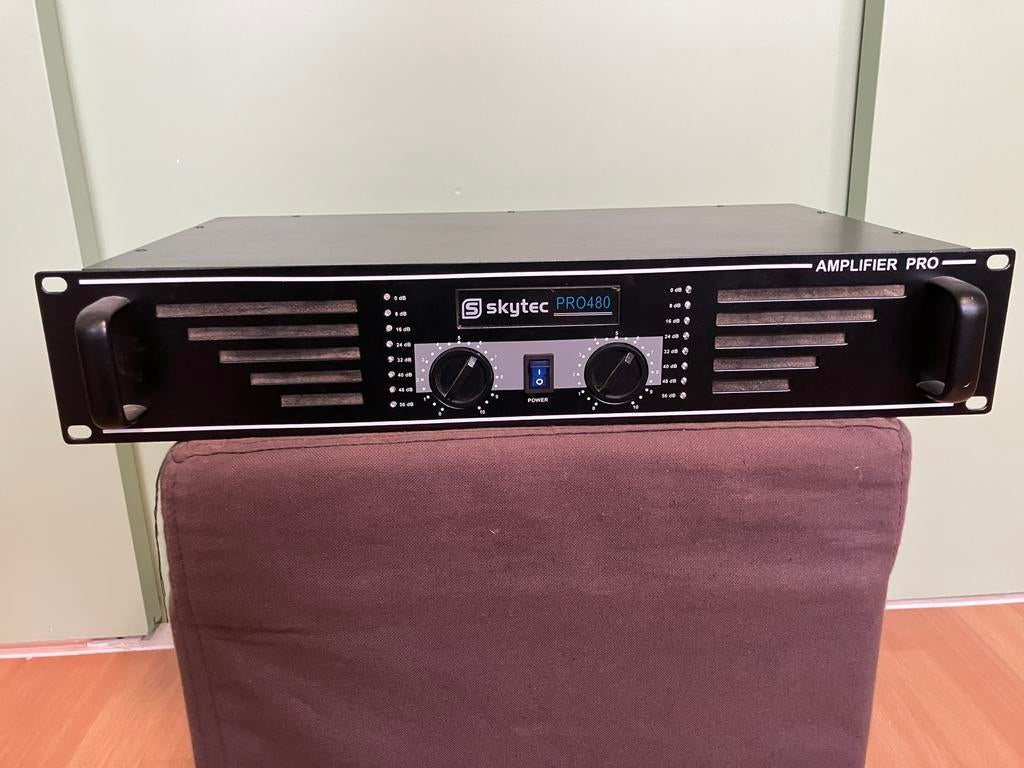 Skytec versterker PRO480, Overige merken, Ophalen of Verzenden, Zo goed als nieuw, 120 watt of meer