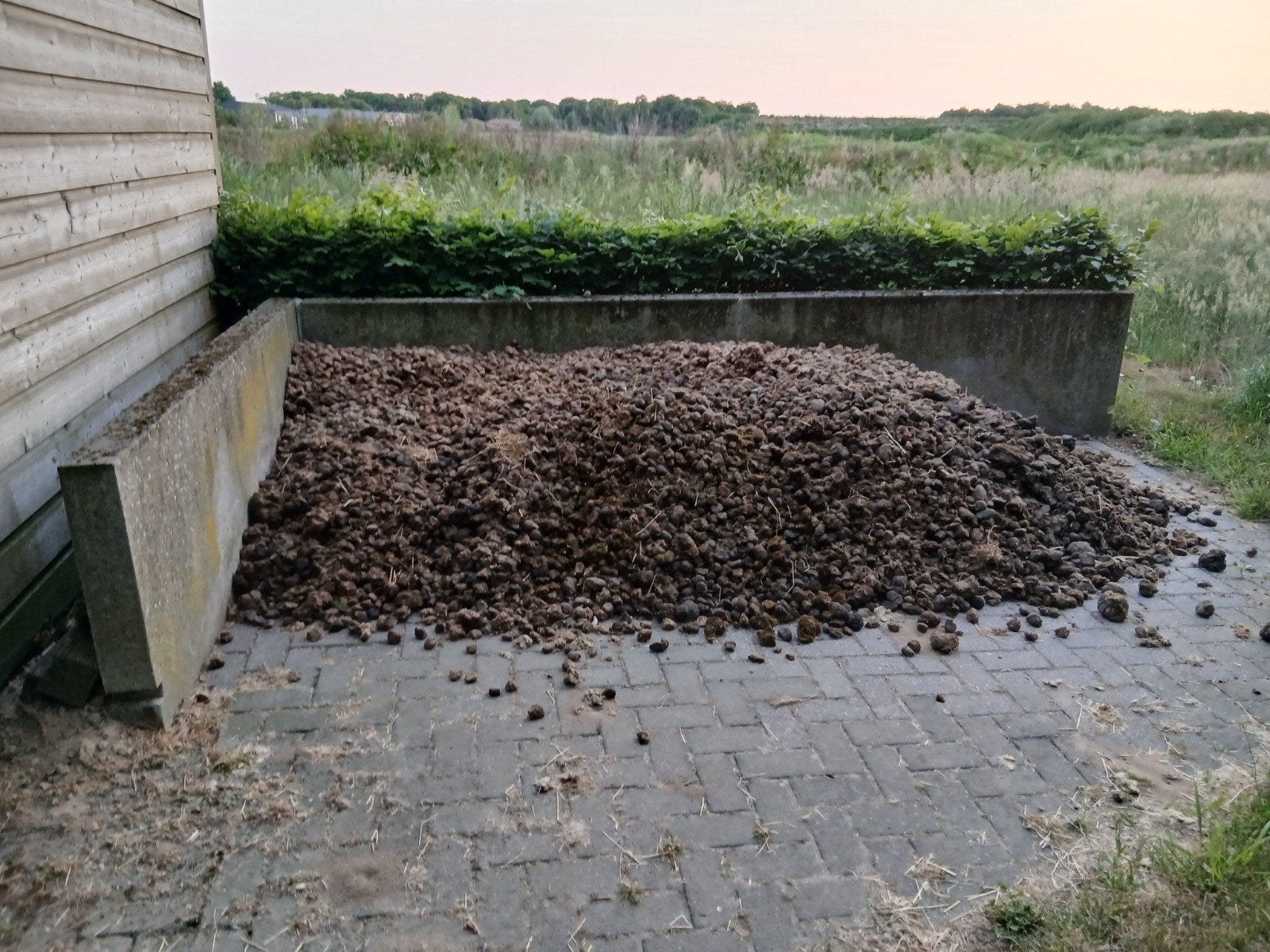 paardenmest, Ophalen, Tuinaarde