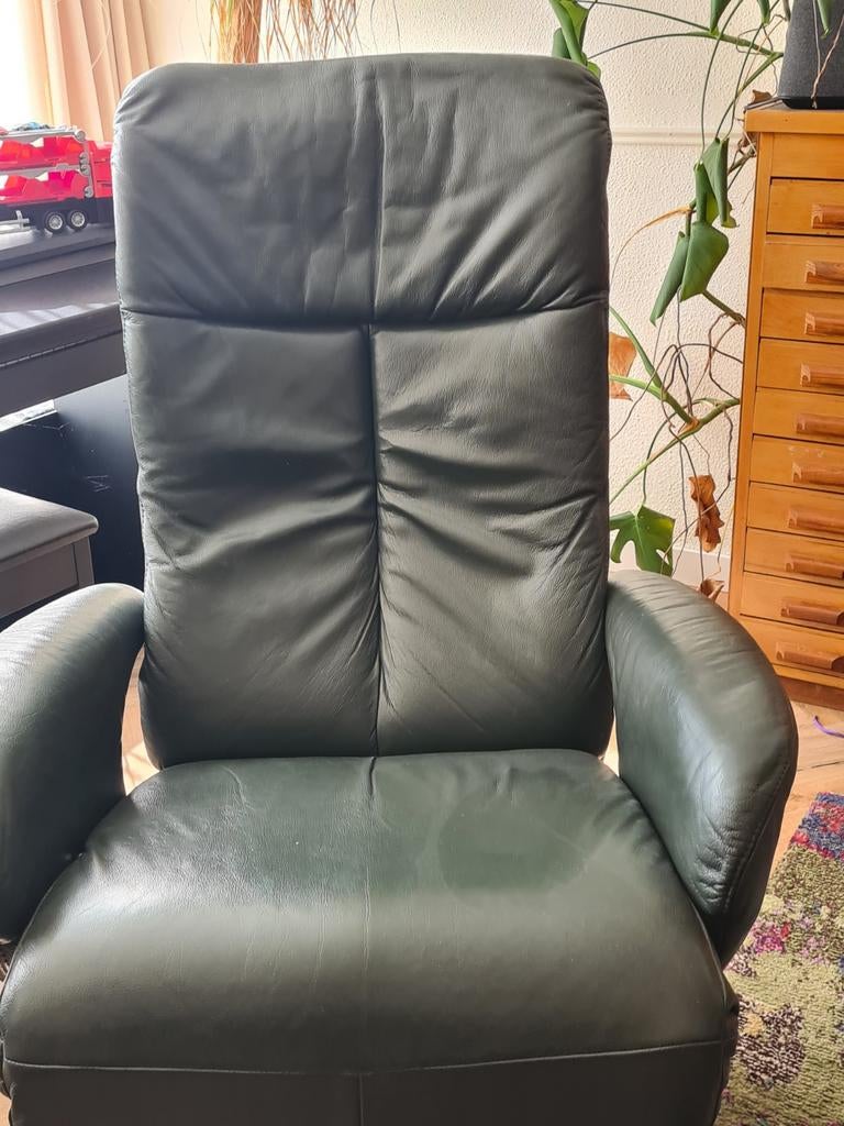 Leren relaxstoel - Voetensteun defect, kussens opgevuld, Huis en Inrichting, Fauteuils, Ophalen, Gebruikt, 50 tot 75 cm, Leer