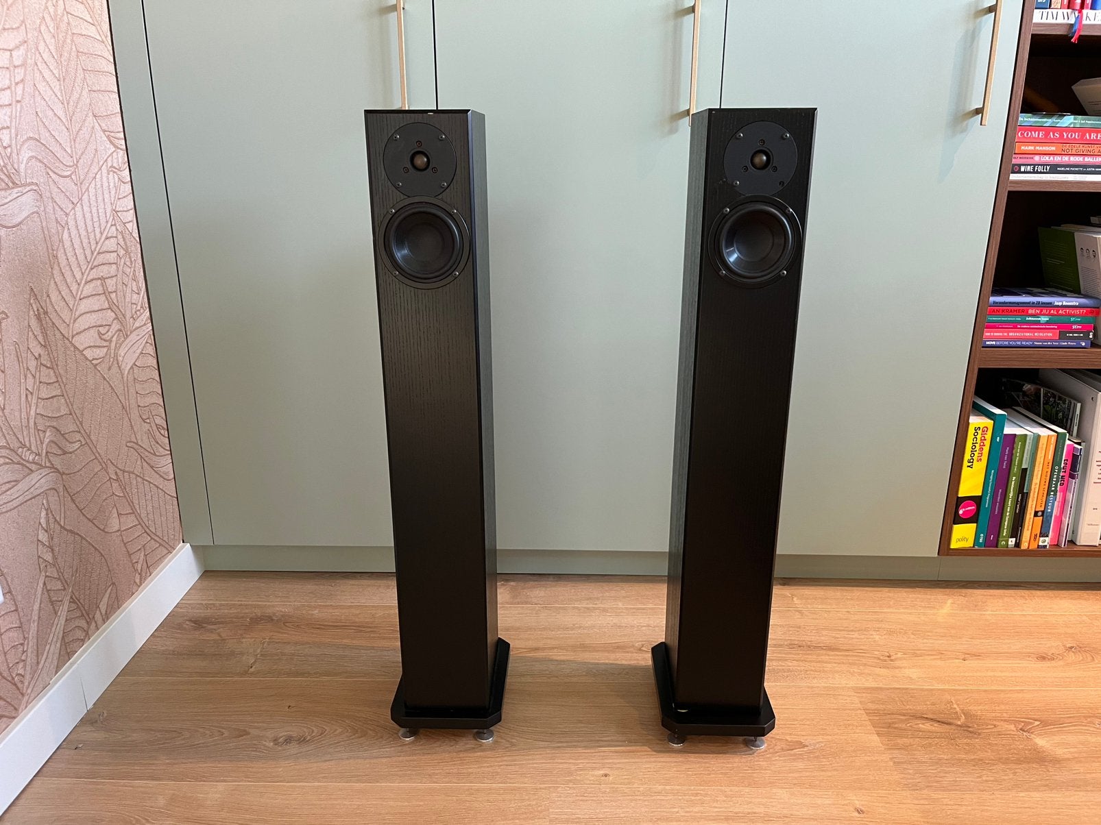 Totem Arro Luidsprekers | Zwart, Vloerstaande luidspreker, Gebruikt, 60 tot 120 watt, Ophalen