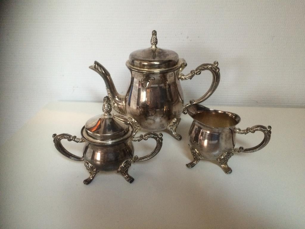 Verzilverde theepot en suikerpot en melkkannetje, Antiek en Kunst, Ophalen of Verzenden