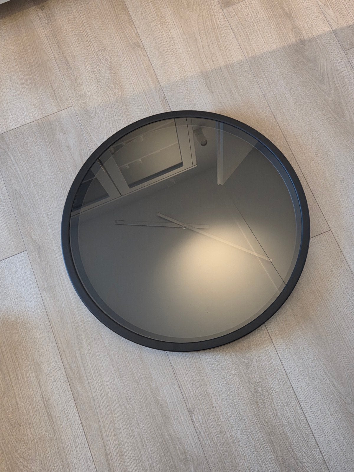 Zuiver Time Bandit Wandklok Ø60 cm - Zwart, Ophalen, Wandklok, Analoog, Werkt op batterijen