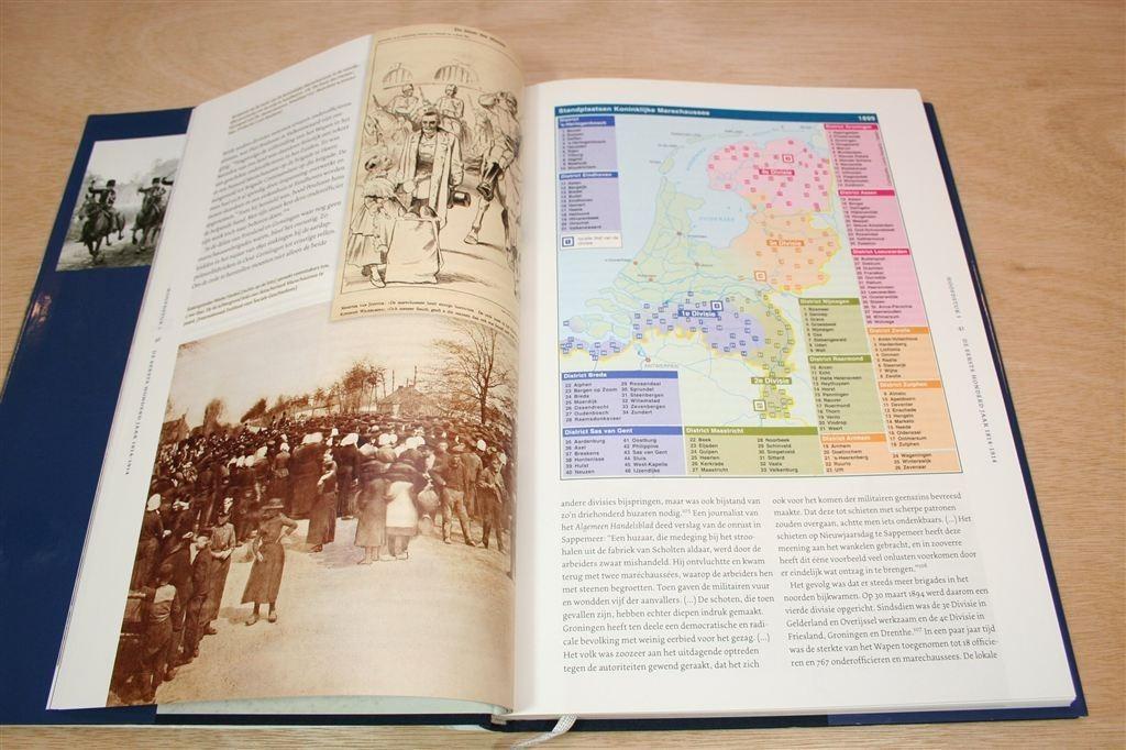 Een krachtig instrument — Marechaussee [1814-2014], Ophalen of Verzenden, Tweede Wereldoorlog, Zo goed als nieuw, Overige onderwerpen