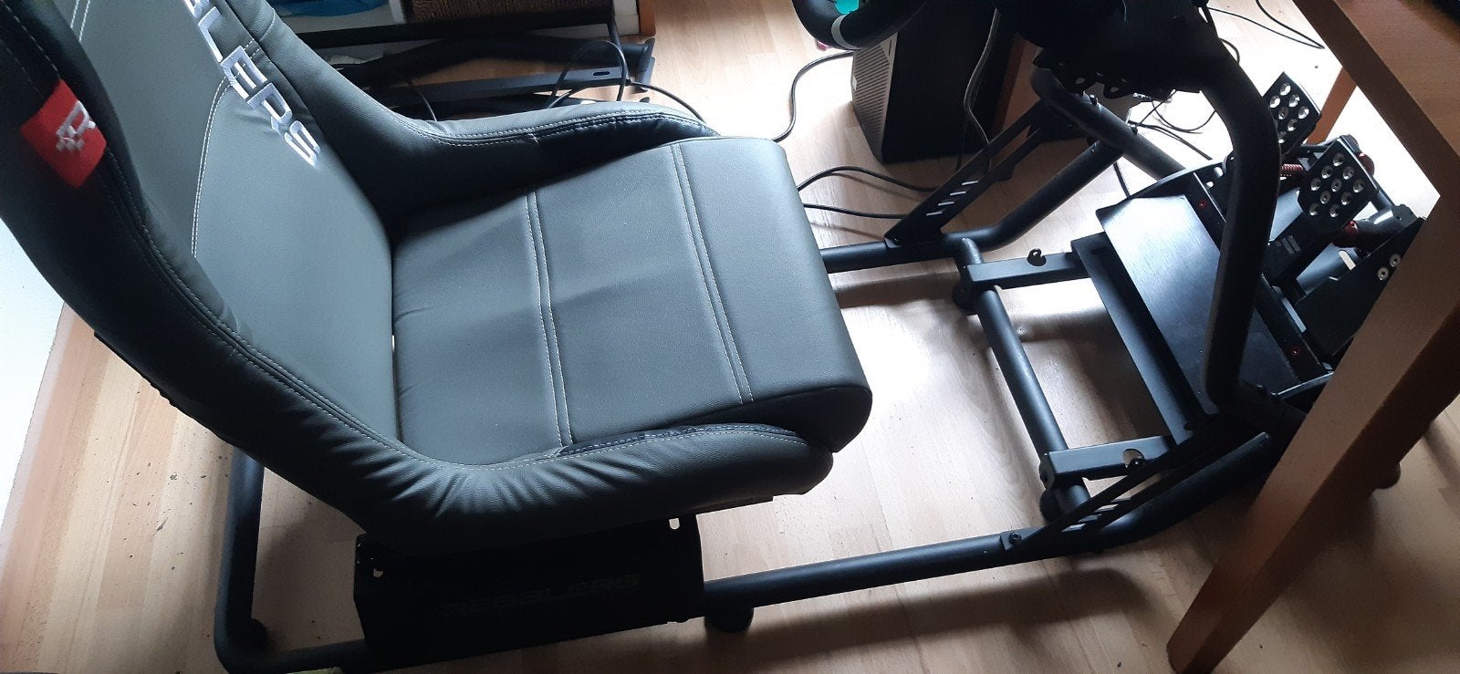Complete Simrig Setup: Rebblers, Moza R3, Fanatec Pedalen, Ophalen, Zo goed als nieuw