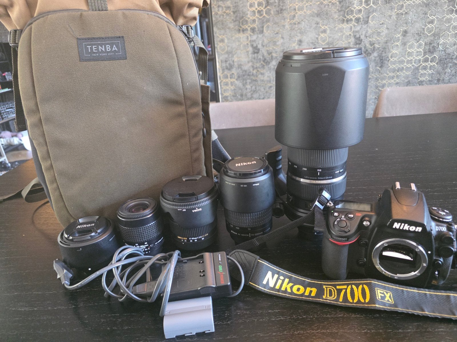 Nikon D700 FX met diverse lenzen en accessoires, Audio, Tv en Foto, Fotografie | Lenzen en Objectieven, Ophalen, Beschermhoes/tas