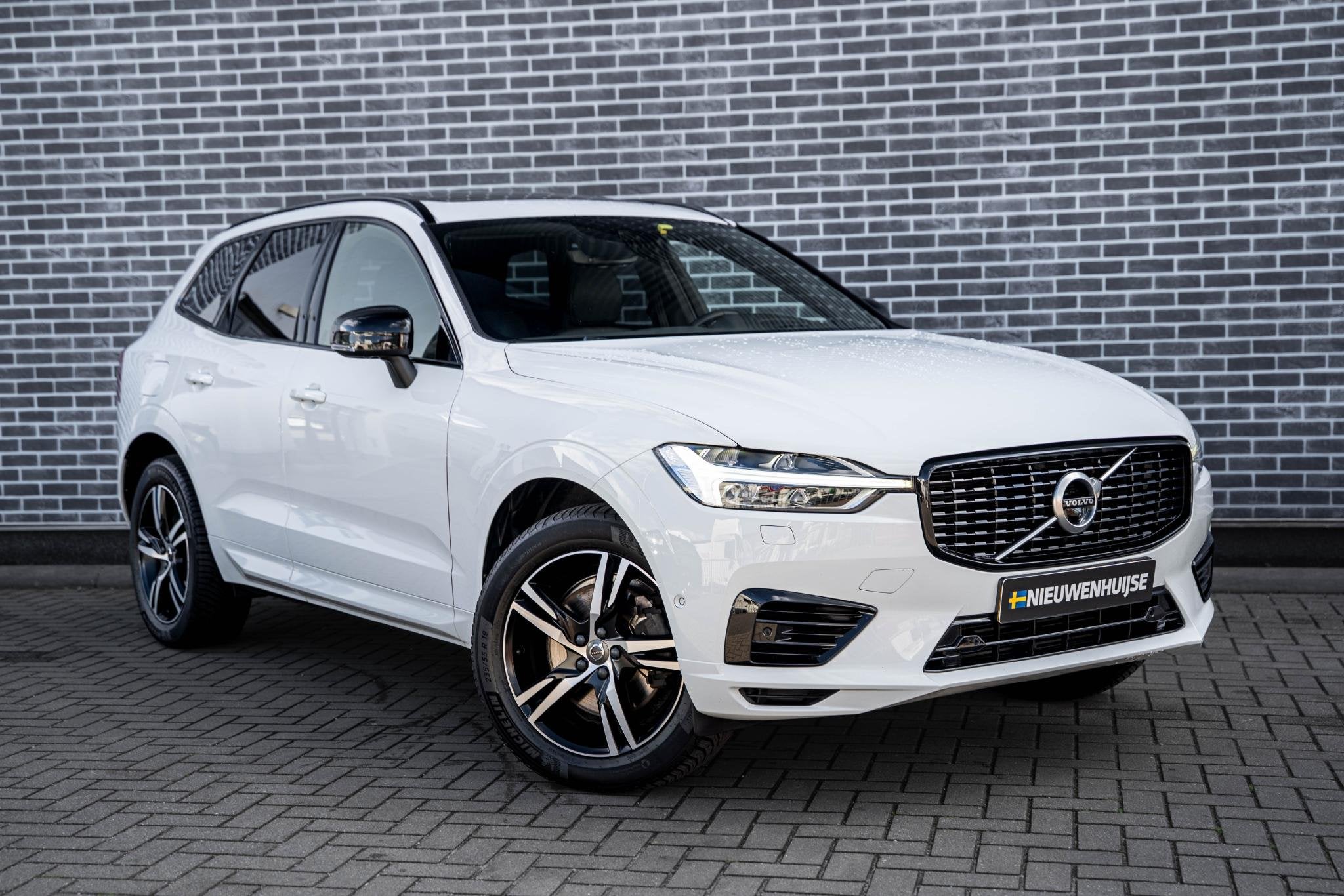 Volvo XC60 2.0 Recharge T8 AWD R-Design | Plug-in Hybrid (PH, Auto's, Gebruikt, Euro 6, 138 €/maand, Wit