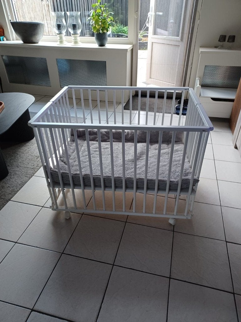 Box, Ophalen, Zo goed als nieuw, Vierkant, Wieltjes
