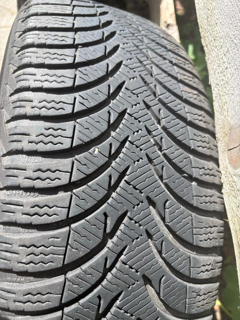 4 originele 16 inch Mercedes velgen met winterbanden, Gebruikt, 16 inch, Banden en Velgen, Personenwagen