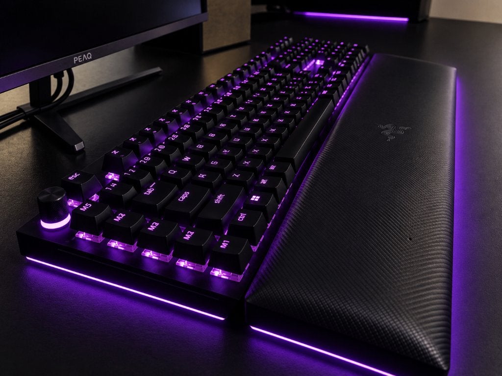 Razer BlackWidow V4 Pro mechanisch RGB gaming toetsenbord, Computers en Software, Ophalen, Zo goed als nieuw, Razer, Qwerty