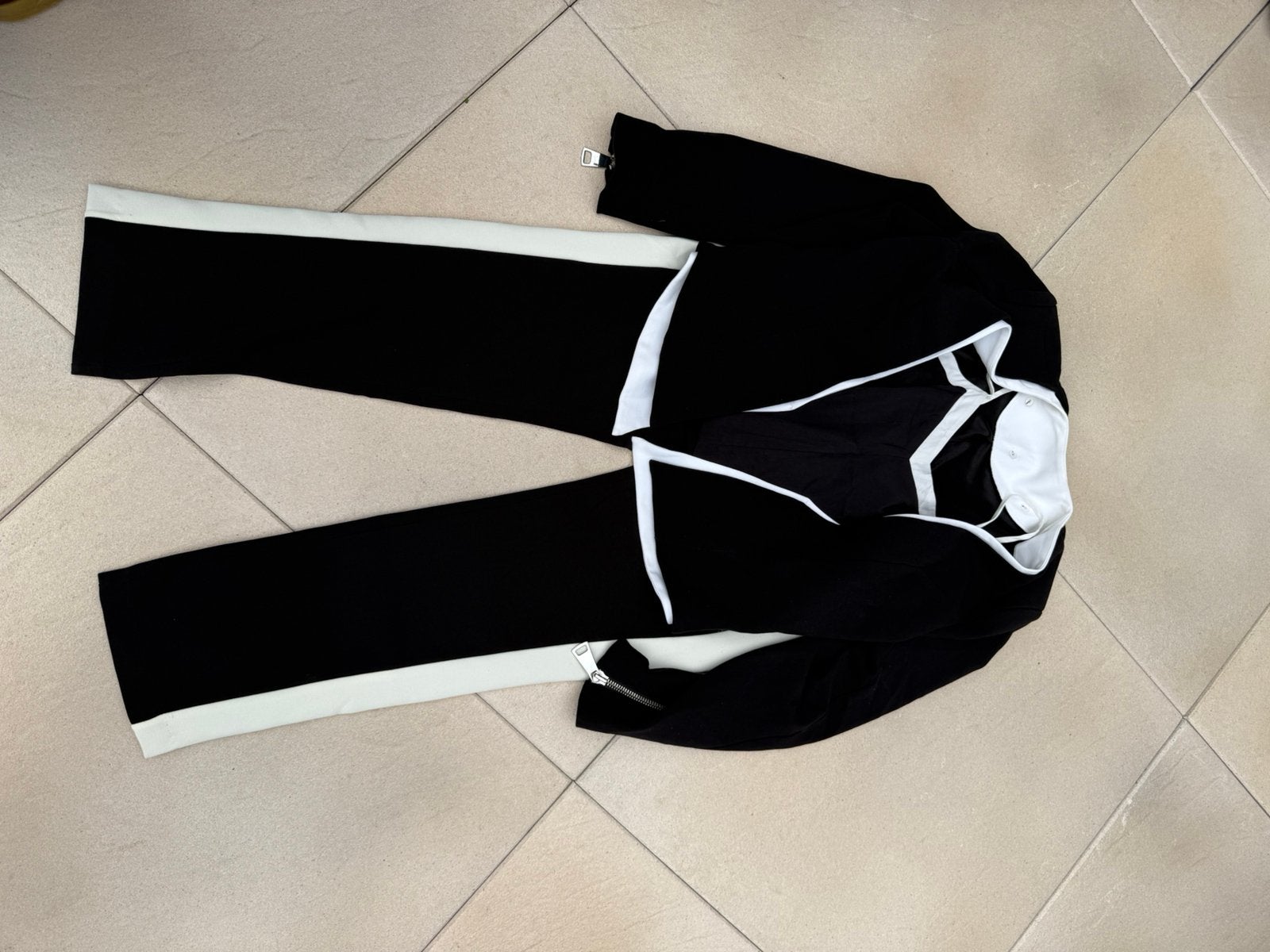 Nikkie Zwart-Wit Jumpsuit Maat S, Kleding | Dames, Zwart, Ophalen of Verzenden, Zo goed als nieuw, Maat 36 (S)