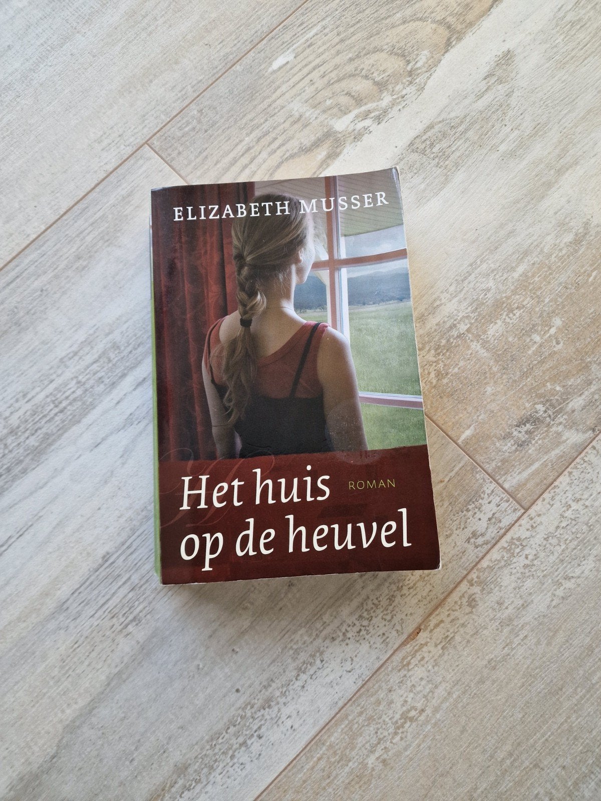 Het huis op de heuvel - Elizabeth Musser, Ophalen of Verzenden, Zo goed als nieuw, Elizabeth Musser, Nederland