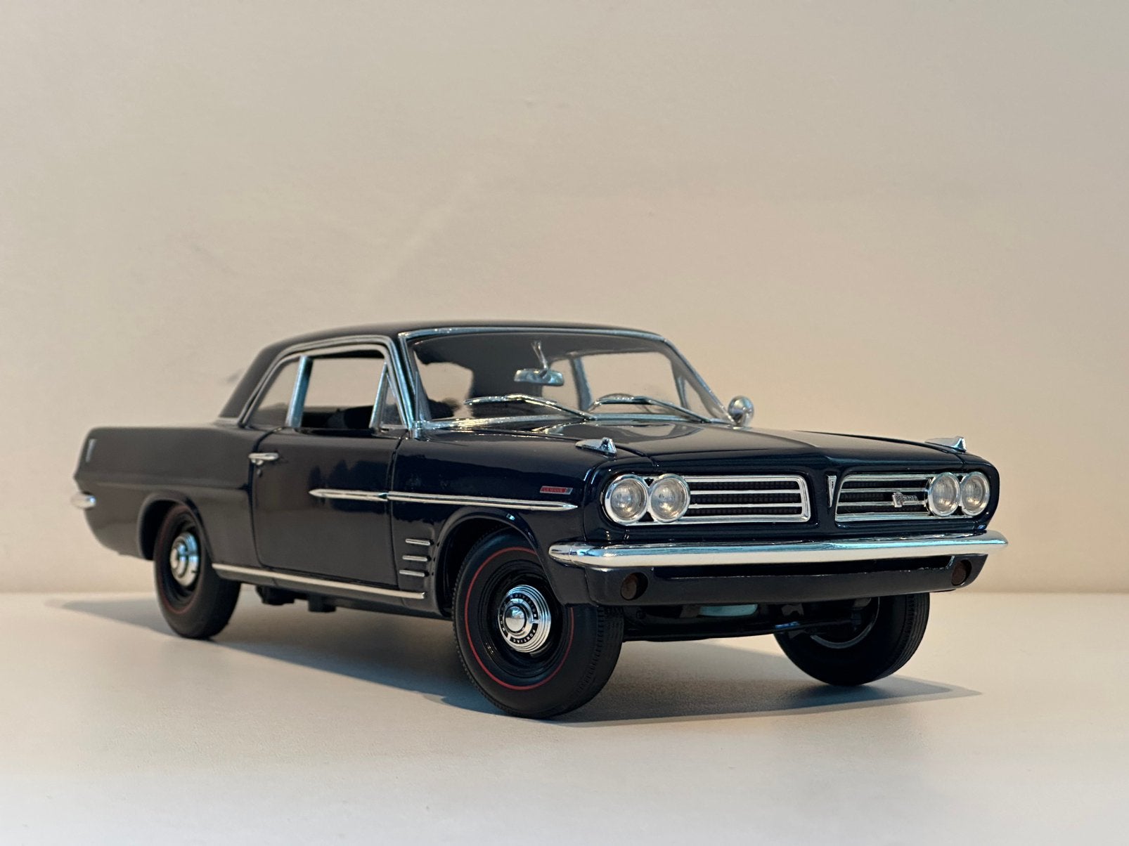 Pontiac Tempest Le Mans 326 (1963) | ACME Highway 61 | 1:18, Hobby en Vrije tijd, Modelauto's | 1:18, Zo goed als nieuw, Auto
