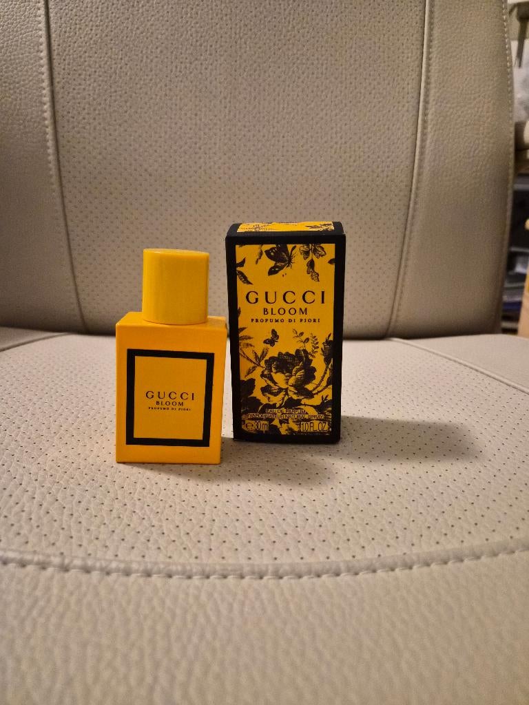 Perfume, Sieraden, Tassen en Uiterlijk, Uiterlijk | Parfum, Ophalen of Verzenden, Zo goed als nieuw