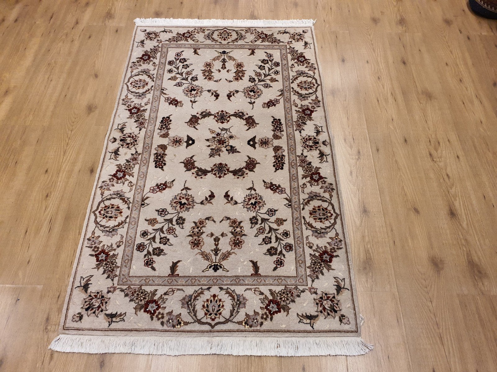 Vintage handgeknoopt perzisch tapijt 165x93

Het kl, Info@SlatsAntiek.nl, Tweedehands, Perzisch, 150 tot 200 cm