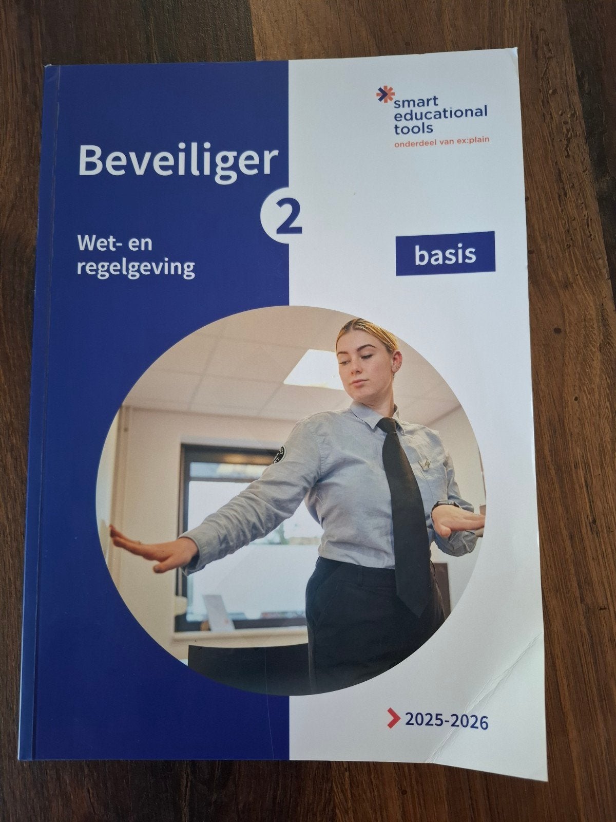 Beveiliger 2 Wet- en regelgeving Basis (2025-2026), Ophalen of Verzenden, Zo goed als nieuw, MBO, Onbekend