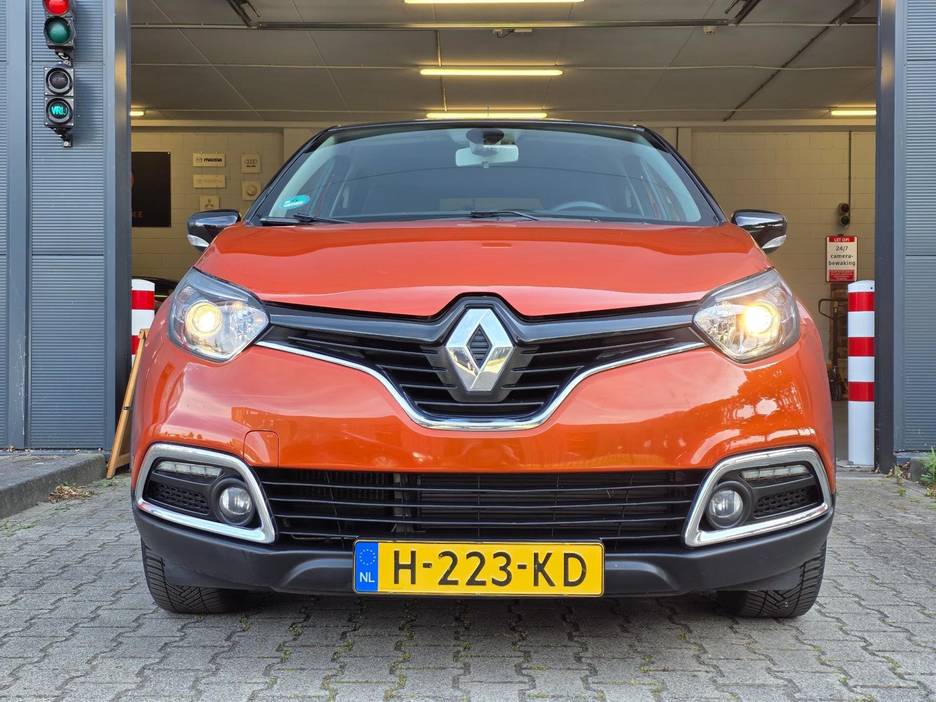 Renault Captur 1.2 TCe Dynamique / KEYLESS / CAMERA / P.SENS, Auto's, Met garantie (alle), Verwarmde buitenspiegels, SUV of Terreinwagen