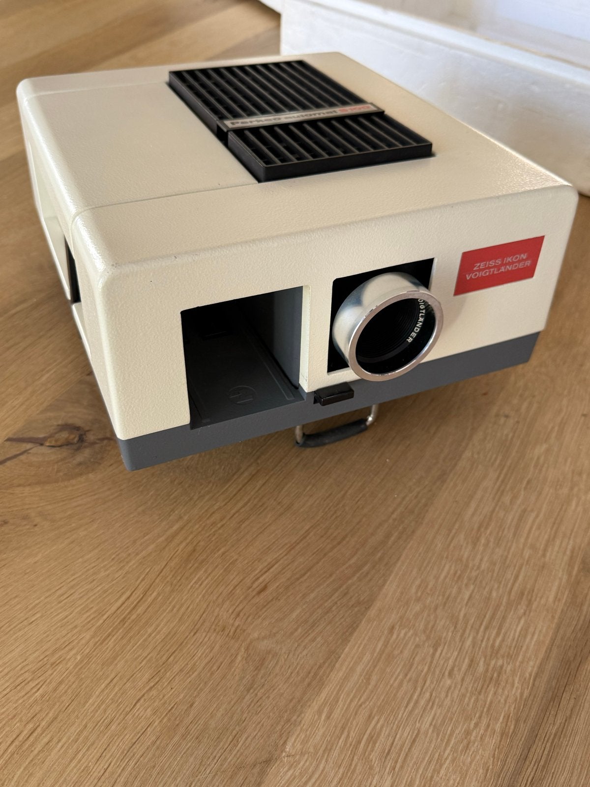Gratis Perkeo S100 diaprojector - Voor de liefhebber, Audio, Tv en Foto, Diaprojectors, Ophalen, Gebruikt