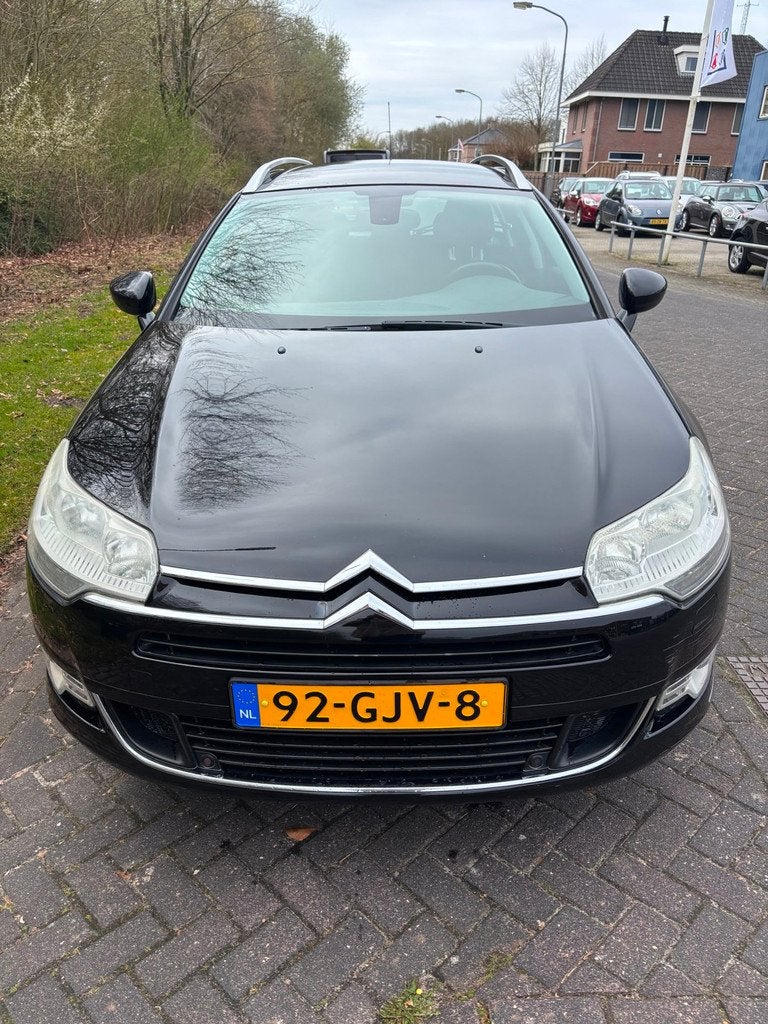 Citroen C5 Tourer 2.0 16V Comfort| Automaat | Nieuwe APK, Auto's, 4 cilinders, Parkeersensor, Zwart, 1594 kg