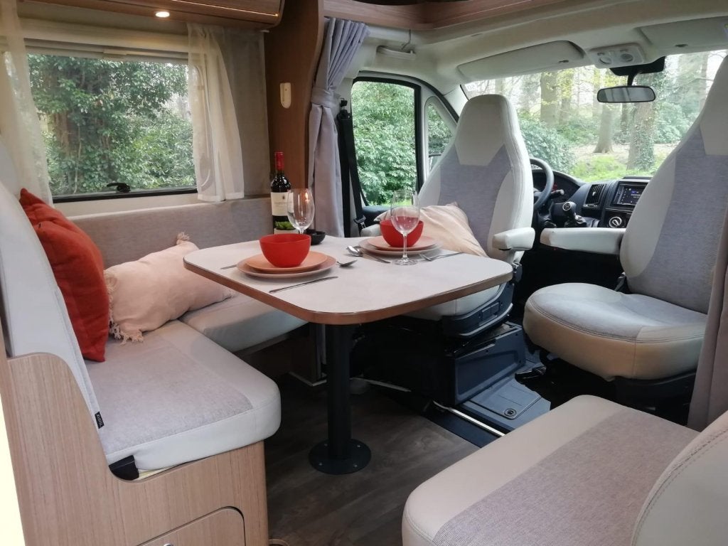 Frisse 5 persoons Carado T449 met maar 51518 gereden km's !!, Niet ingevuld, Elektrische ramen, Ringverwarming, Fiat