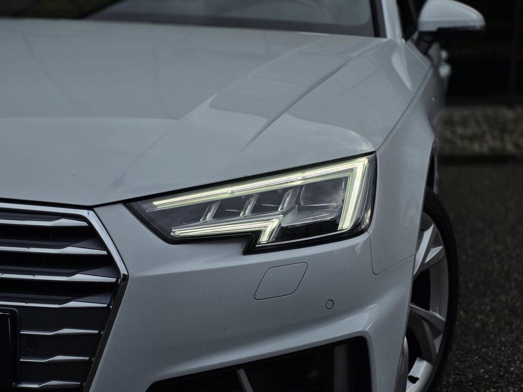 Audi A4 Avant 40 TFSI S line |PANODAK|ACC|VIRT.DASH, Gebruikt, Zwart, Wit, Automatische klimaatregeling