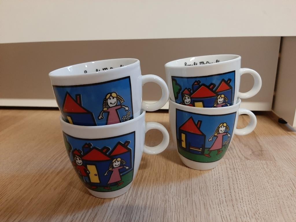 Ronald Mcdonald VII kinderstad koffie kopjes, Huis en Inrichting, Keuken | Servies, Ophalen of Verzenden, Overige stijlen, Kop(pen) en/of Schotel(s)