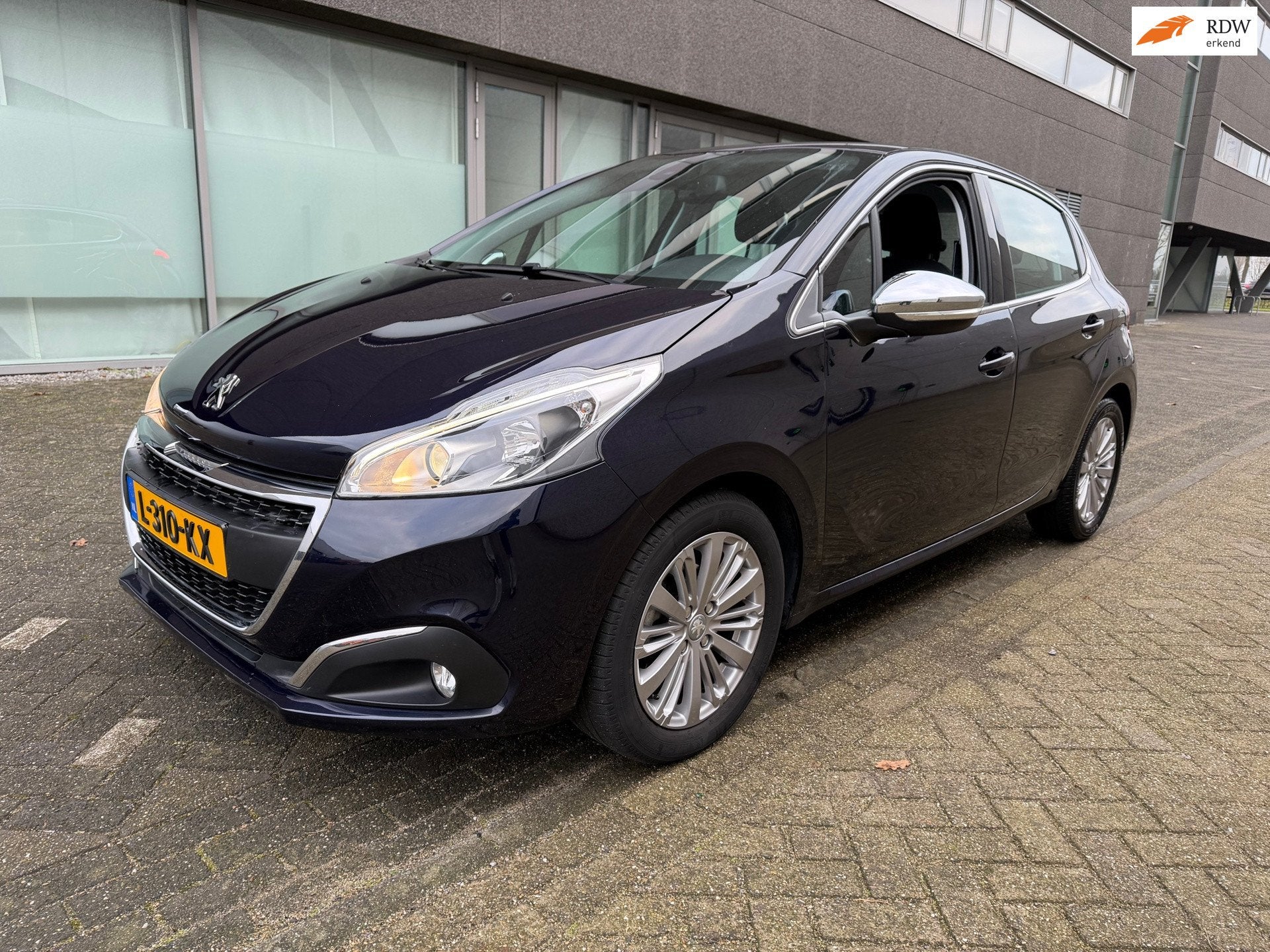 Peugeot 208 1.2 PureTech Signature AUTOMAAT CLIMAT BJ 4-2019, Gebruikt, Euro 6, 1199 cc, Blauw