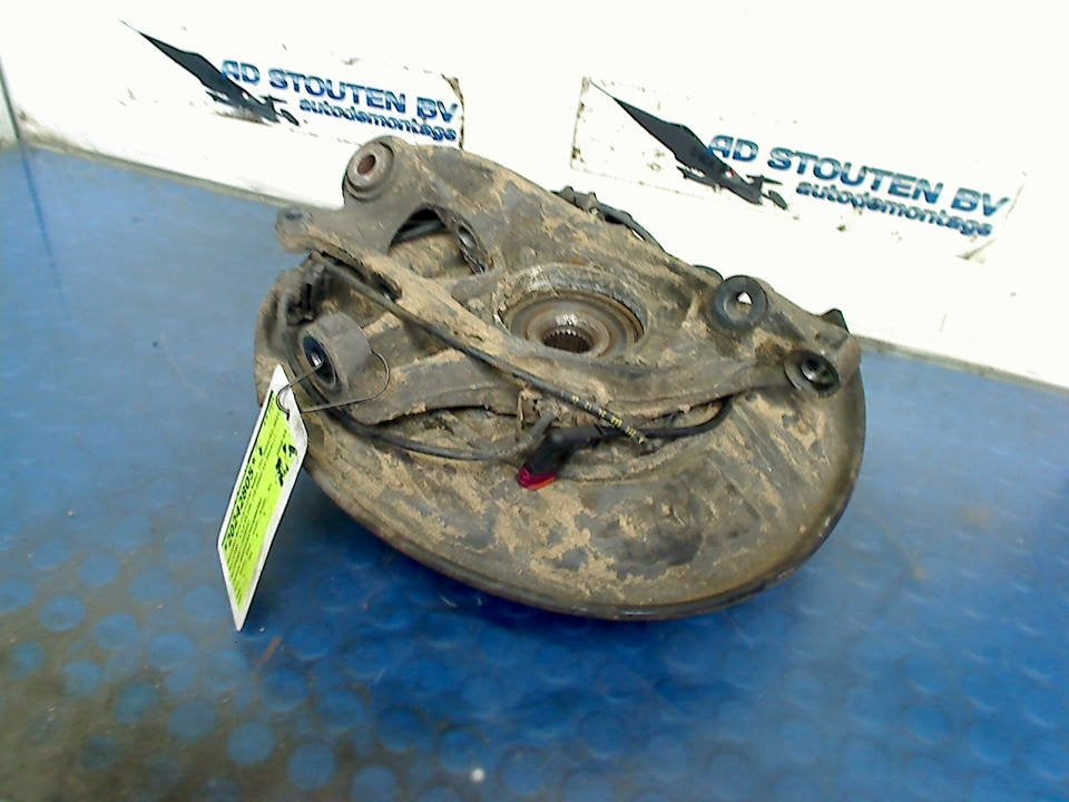 Fusee Rechts Achter Mercedes-Benz CLS (C219) 2006, Gebruikt, Mercedes-Benz AG, Mercedes-Benz, Mercedesstraße 120, Stuttgart 70372, , Duitsland