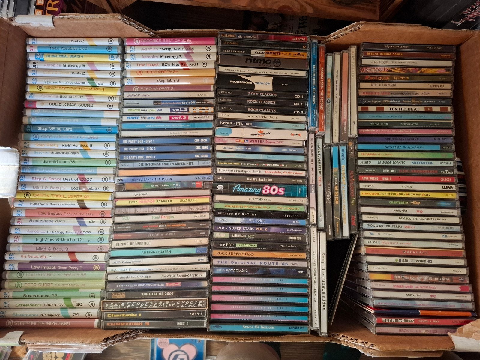 Krat vol 158 verzamel cd's, Ophalen, Gebruikt, Wereldmuziek, Verzamelalbum