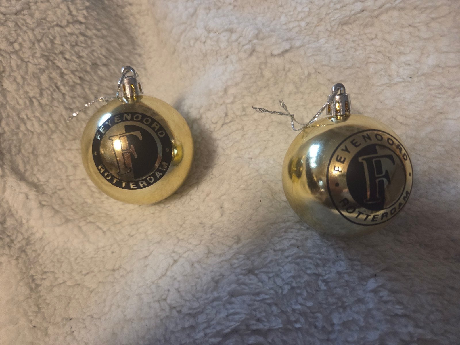 2x feyenoord kerstbal goud, Ophalen of Verzenden, Zo goed als nieuw