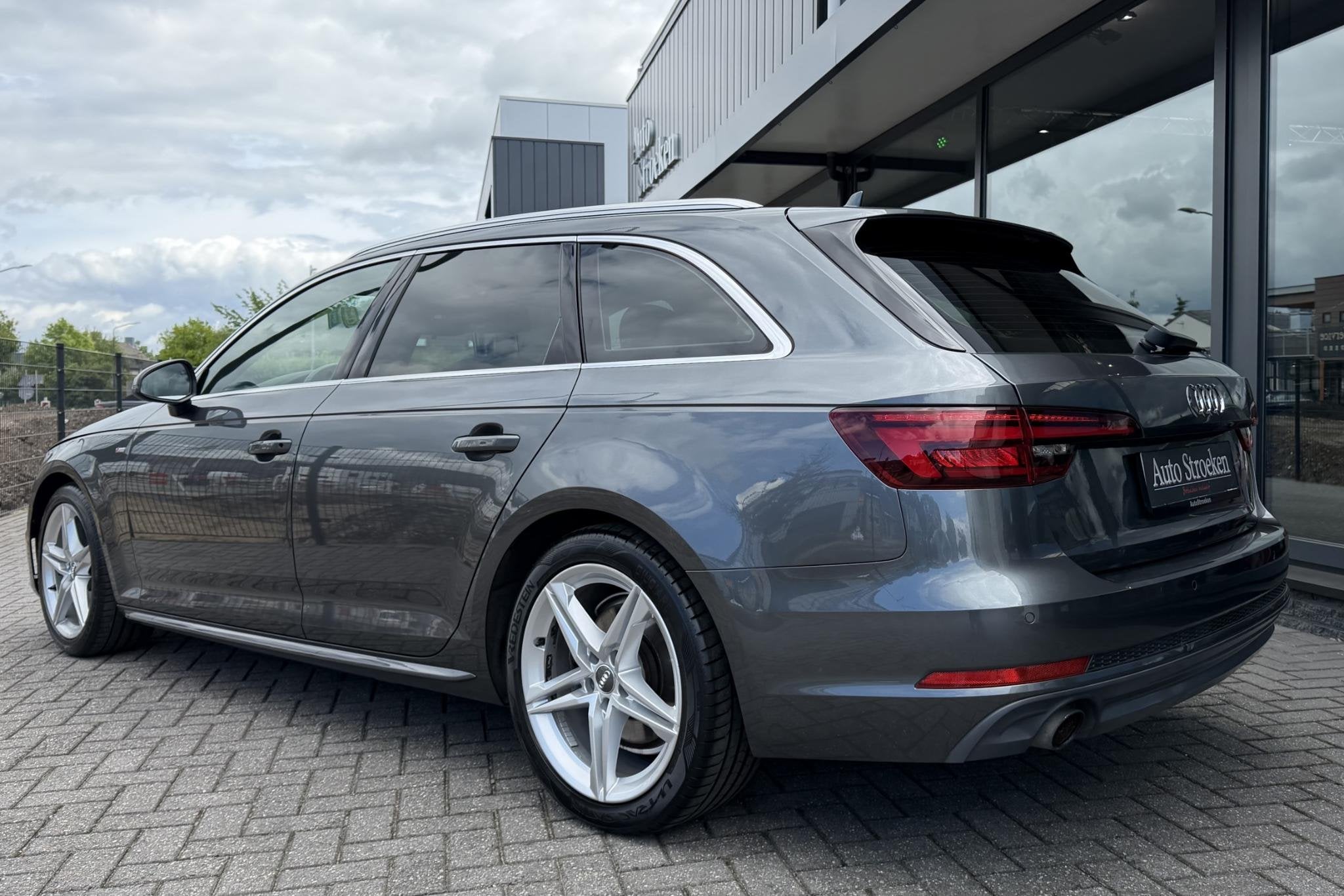 Audi A4 Avant 1.4 TFSI S-Line Sport Navigatie LED Koplampen, Auto's, Audi, Gebruikt, Euro 6, 4 cilinders, 150 pk