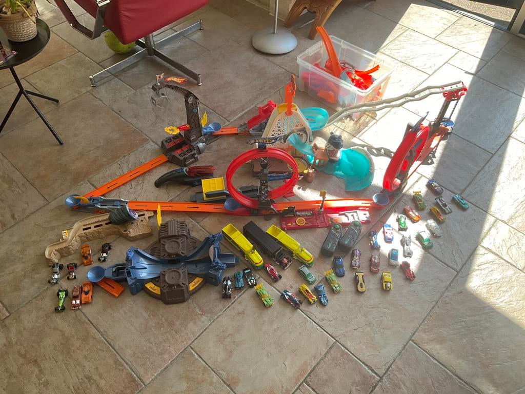 Heel veel Hot Wheels - diverse sets en heel veel auto’s, Ophalen, Zo goed als nieuw, Handmatig, Hot Wheels