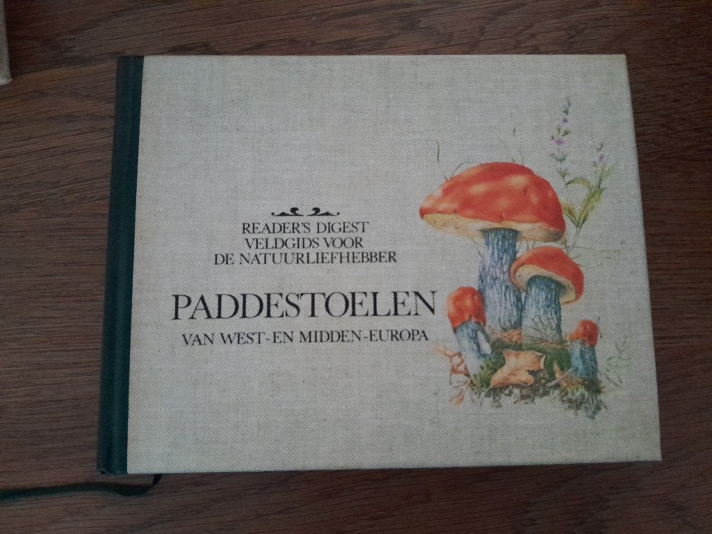 ~ Readers Digest - Veldgids Paddestoelen, Boeken, Natuur, Ophalen of Verzenden, Gelezen, Natuur algemeen